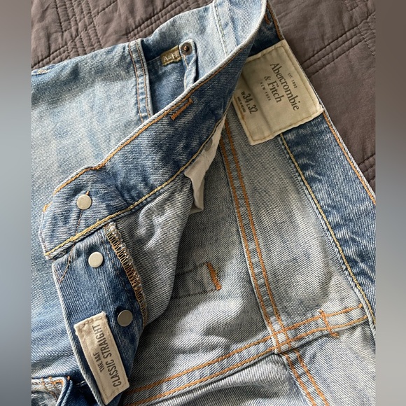 Men's Light Blue Jeans - Picture 2 of 3